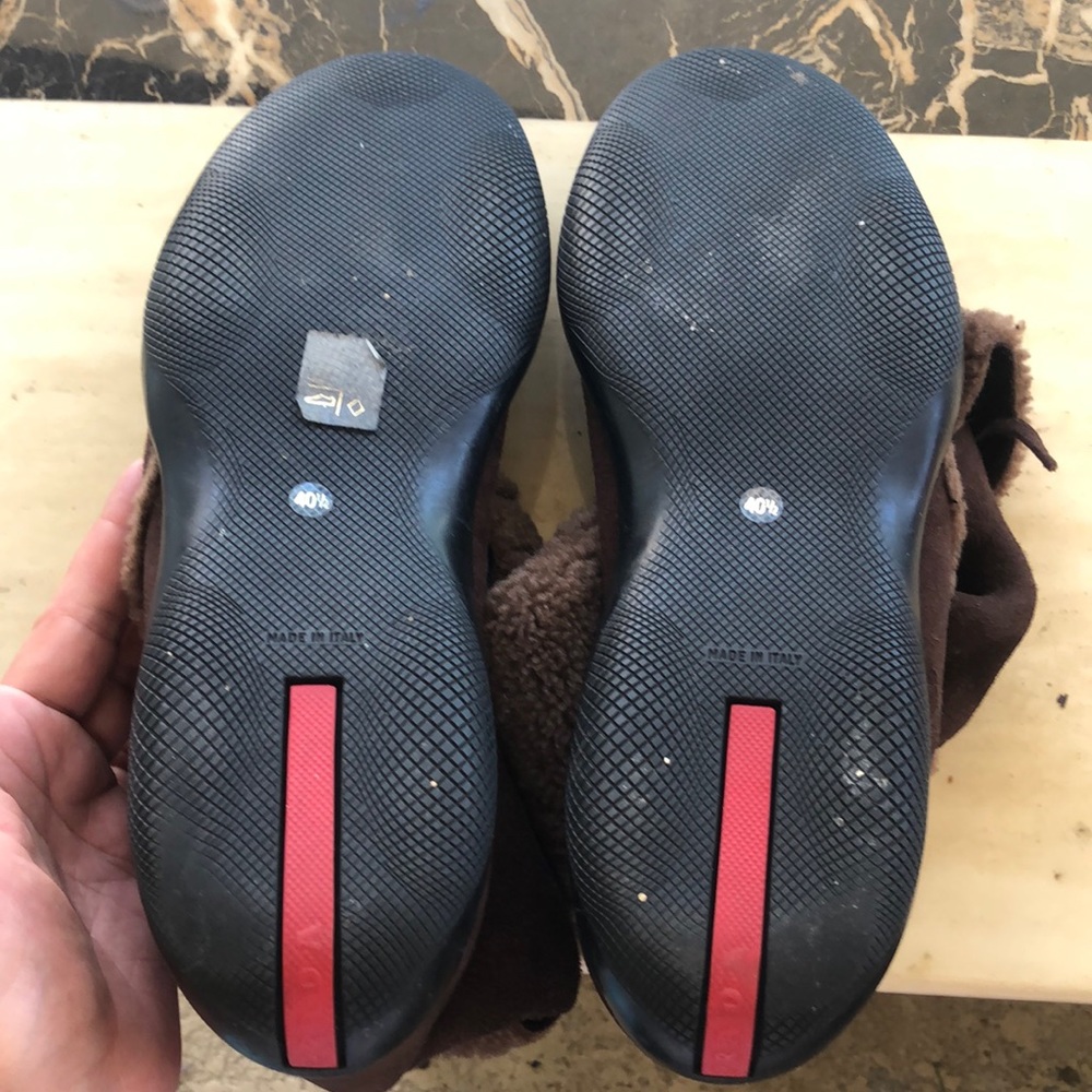 Gorgeous PRADA Suede and shearling boots - Picture 6 of 8